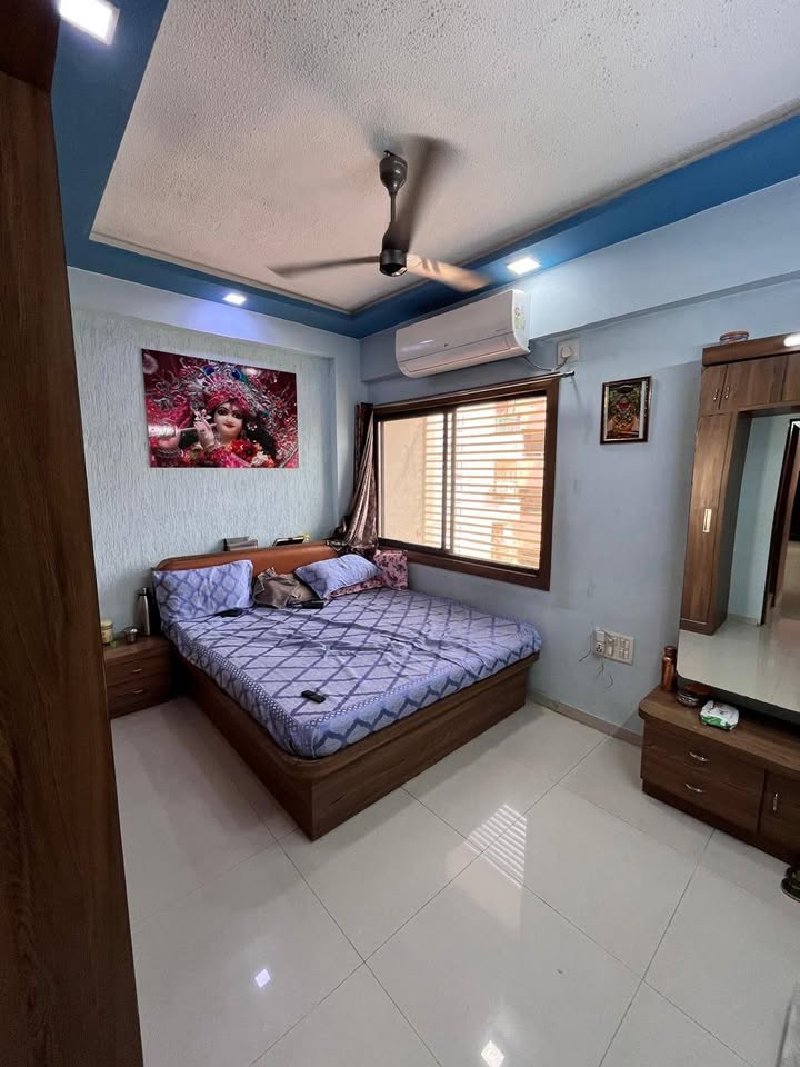 Urgent Sale Fully Furnished 3 BHK Corner Flat in Ahmedabad