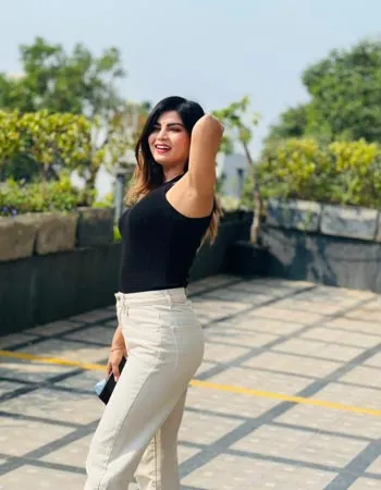Call Girls in Kalkaji Metro 9555773836 Delhi NCR