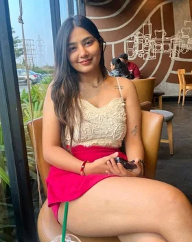 -X1-)Call Girls in✔Sriniwaspuri☎^ 7042Y.Y104524✔️^ Delhi NCR