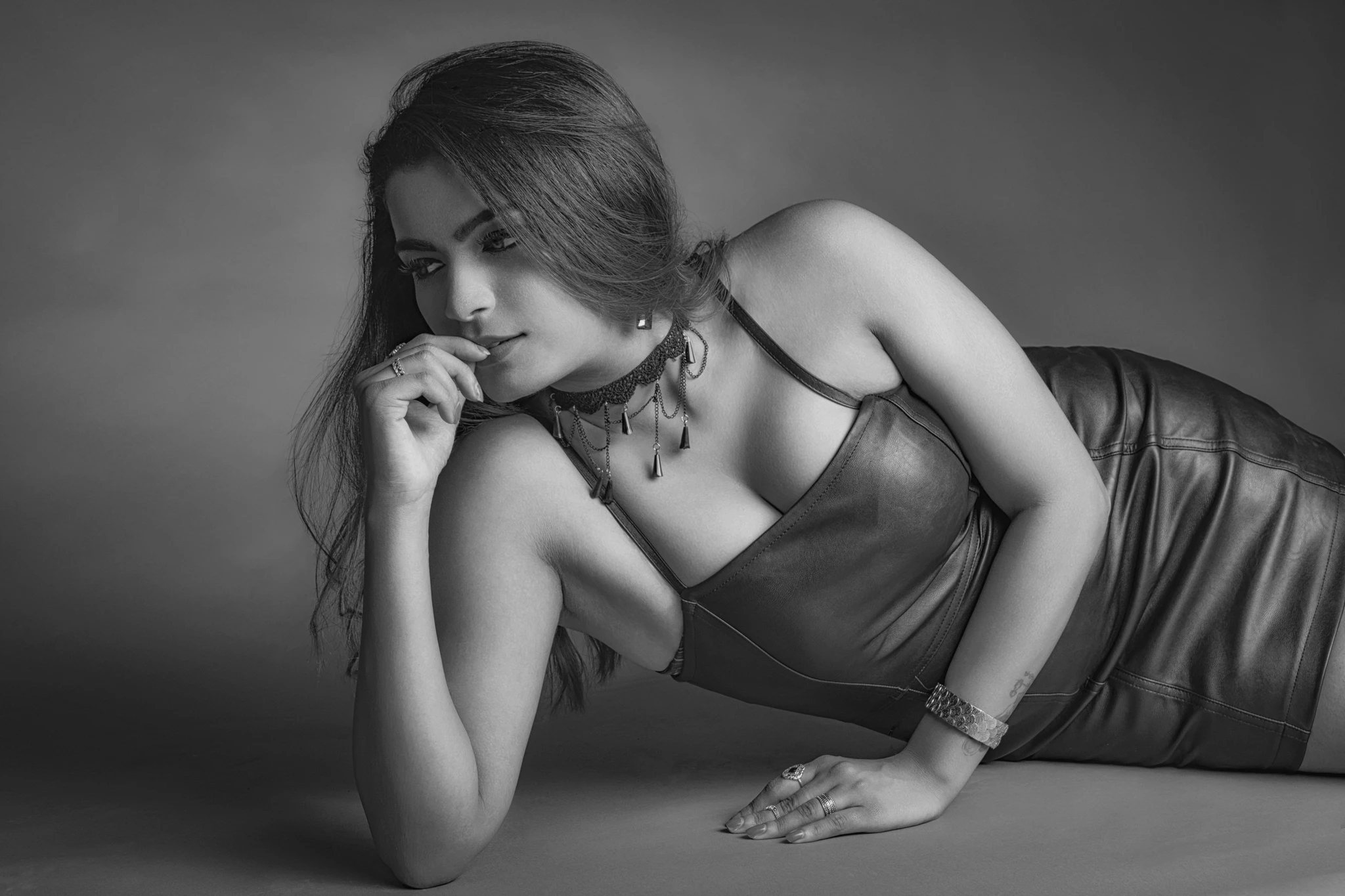 100%Genuine Service Call Girls In Kalkaji Delhi 8130408224