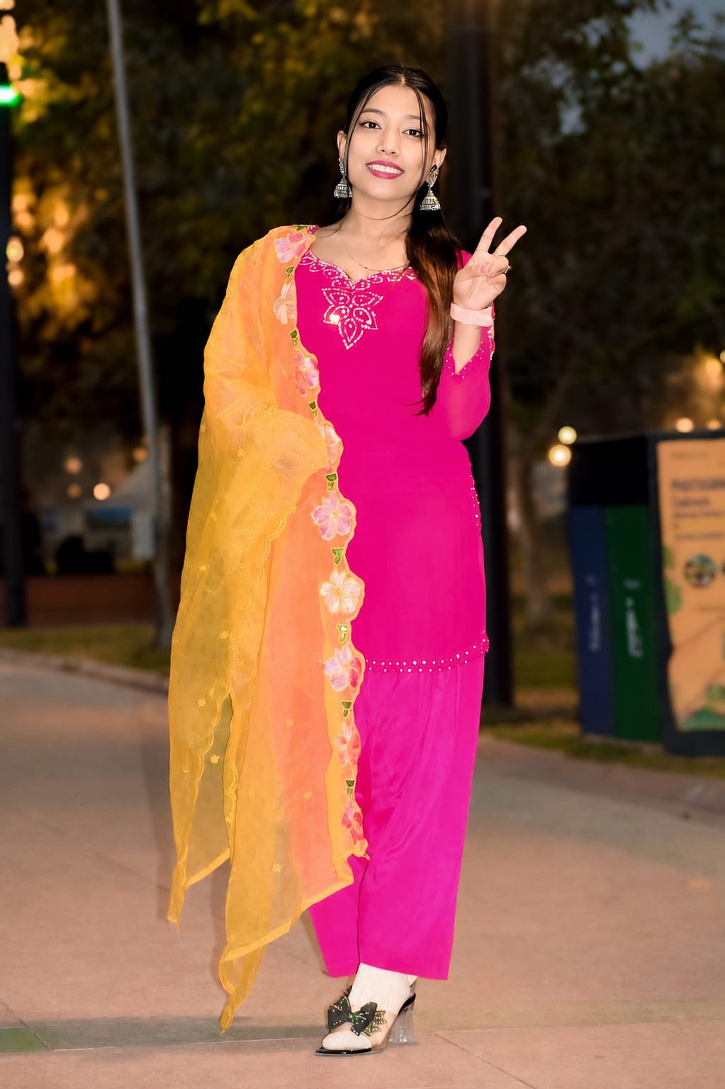 No Advance Call Girls In Delhi INA Colony ॐꦿ 𝟡𝟡𝟡𝟘𝟚𝟚𝟞𝟞𝟝𝟠 ॐꦿ