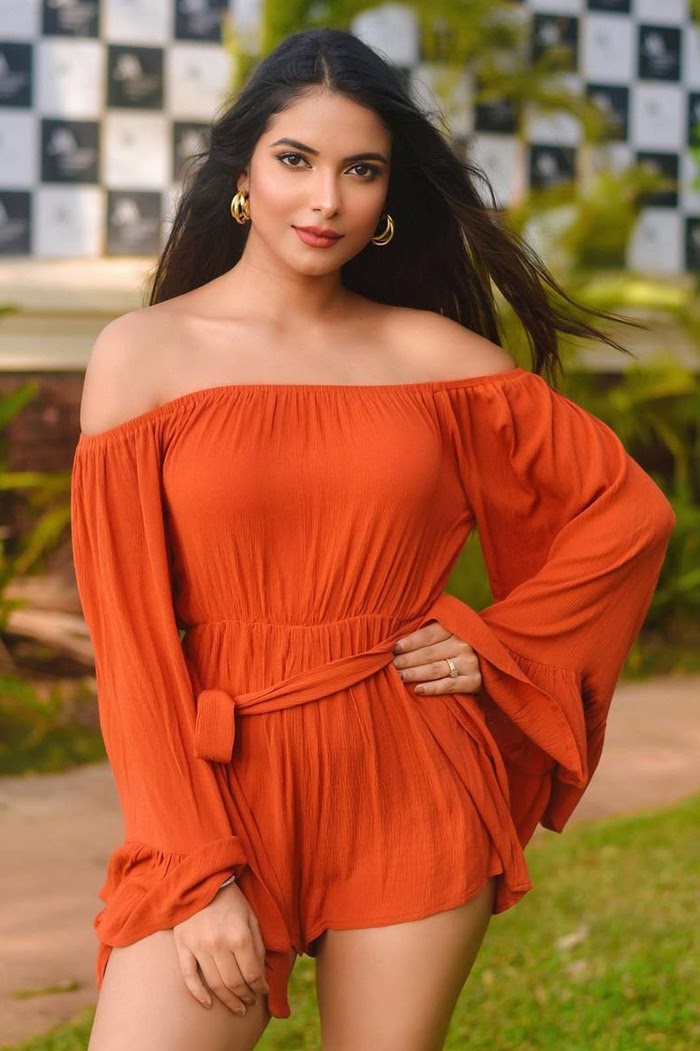 Low rate Call Girls in New friends Colony Delhi | 9899985641
