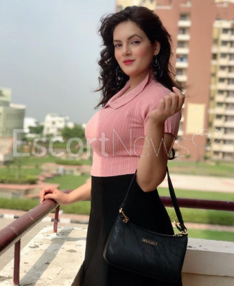 Call Girls In Pahargan 81789~66642 Escort SerivCe Booking