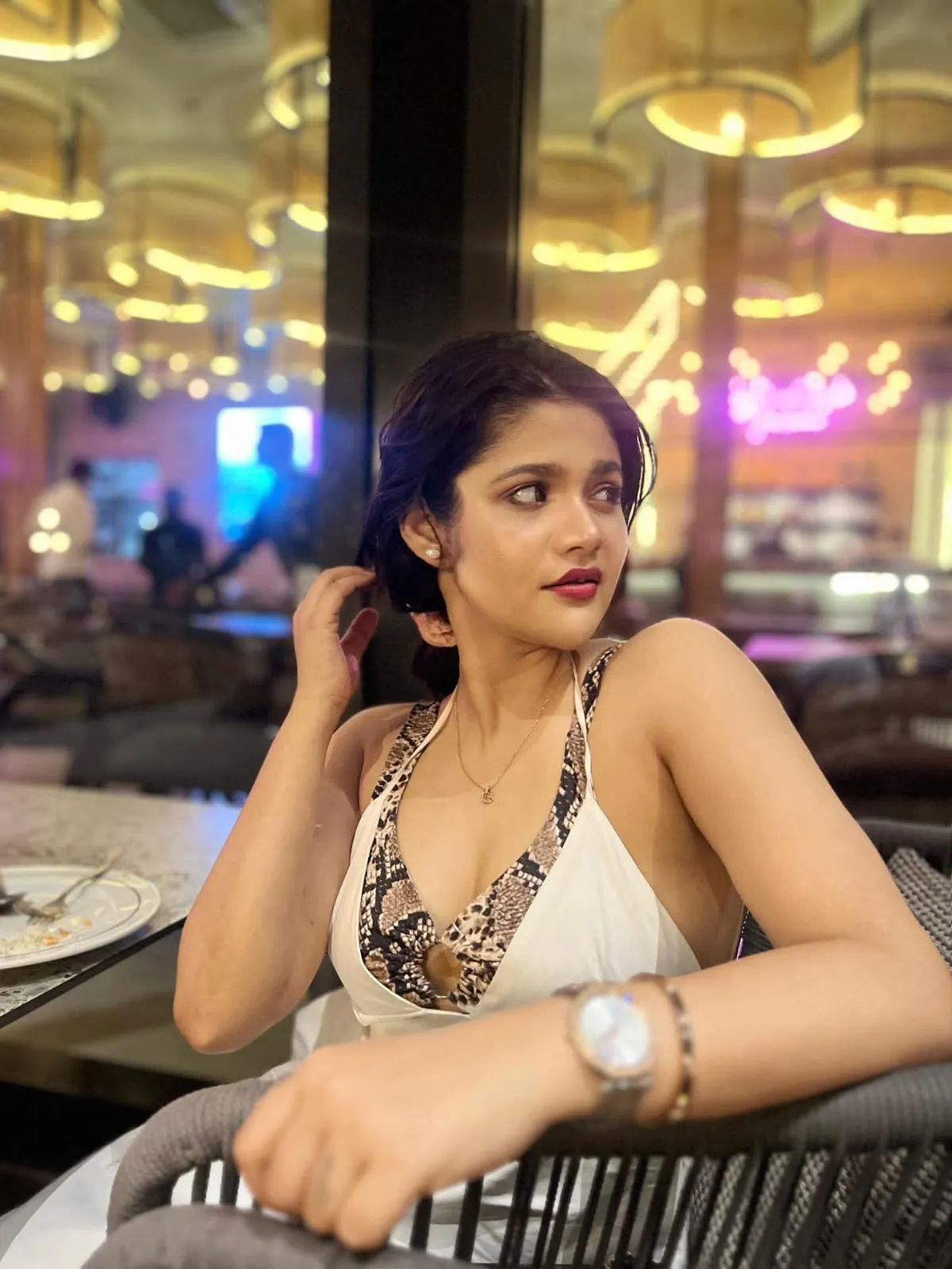 Call Girl In Mahipalpur Delhi 8860079928 Escort Service In Delhi