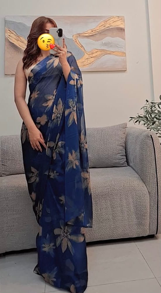 Rꦿyal Noida Sector-164 Call Girls Escorts Service Late-Night Book Now
